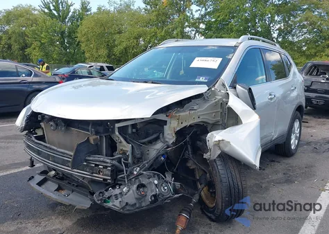 2015 Nissan Rogue Sv z USA, uszkodzony, nr VIN 5N1AT2MV0FC914801